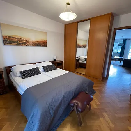 - No 7 Appartement *