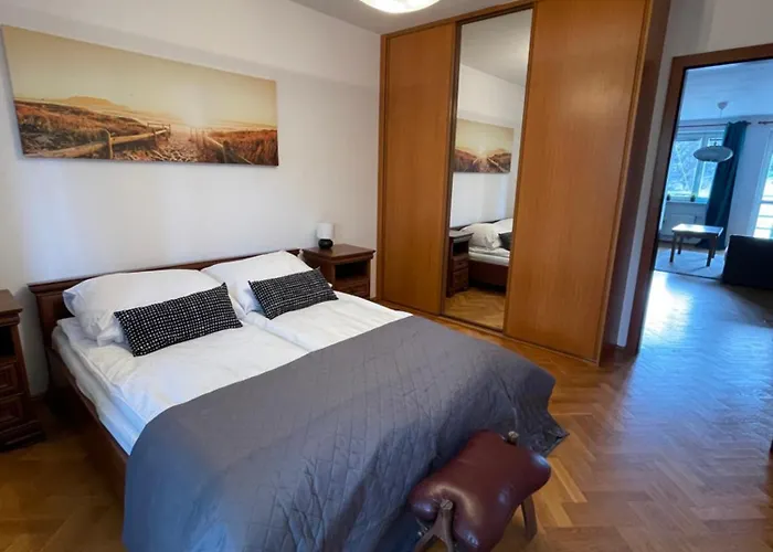 - No 7 Апартаменты *